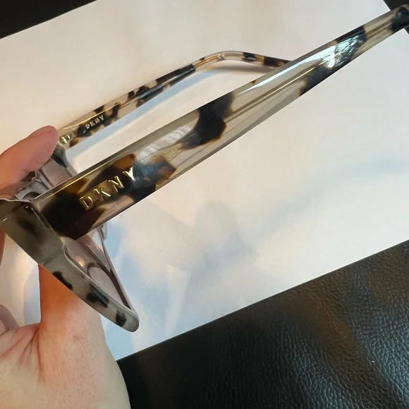 DKNY Sunglasses White 53/19 IVORY TORTOISE / KHAKI frames - Picture 3 of 6